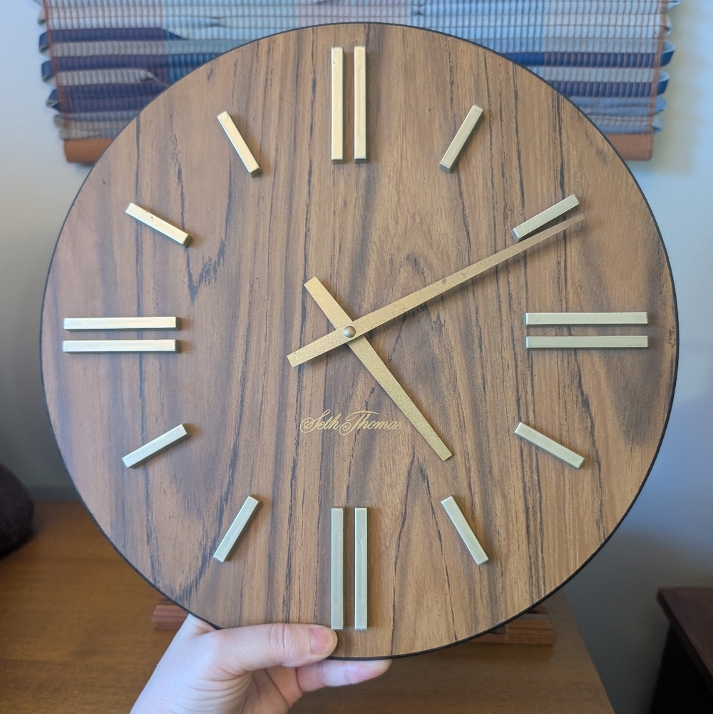 Vintage Seth Thomas Faux Wood Round Clock